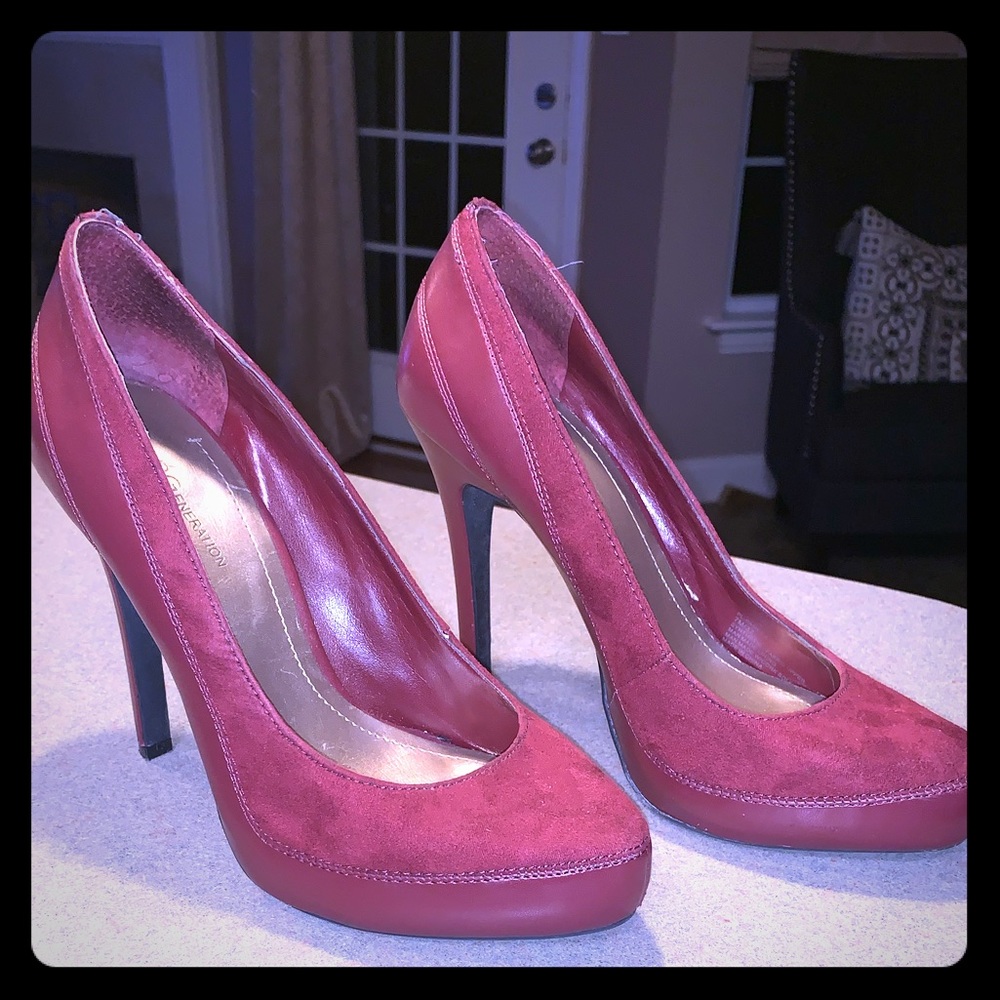 BCBG suede/leather pumps